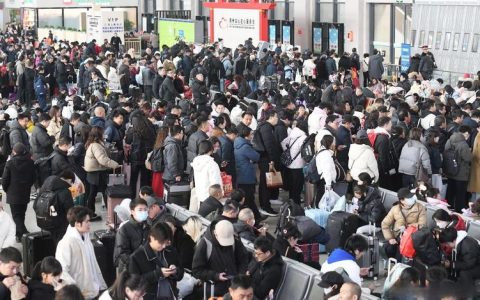 春运首日 荆门发送旅客4.4万人次