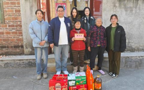 土建学院走访慰问贫困学生家庭