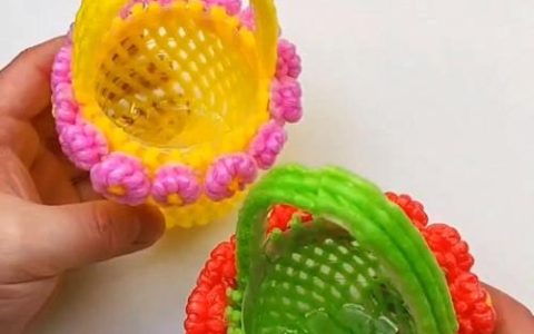 水果网套、饮料瓶、旧毛线都能做成装饰品 彭爱琴：变废为宝的手工达人