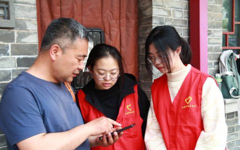 娃娃辈的志愿心 藏着最真的文明光