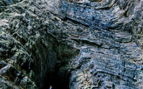 穿越300多个溶洞！ 汉南长江大桥攻克最大“地下迷宫”