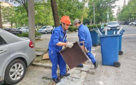 潜江掀起“全民洁城”热潮