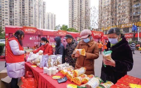 龙湾镇年货节热闹启幕