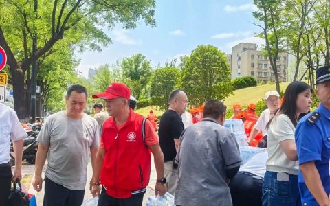 周矶管理区为30家“四上”企业送服务