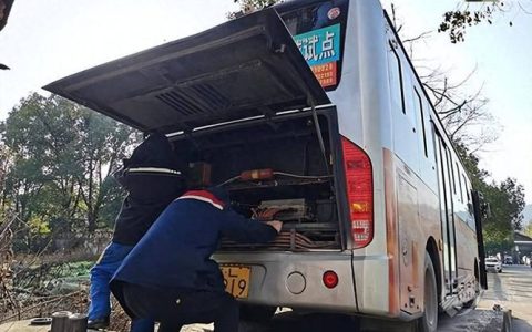 赤壁“公交医生”为春运保驾护航