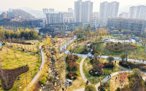 英山县进一步拓展城市绿色空间