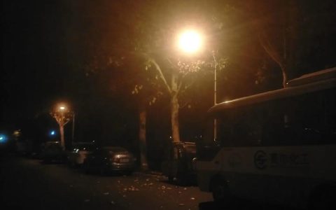 民意直通车 | 贵州路的路灯好久不亮了