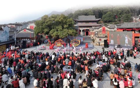村晚喜相“冯”　古村年味浓 2026年全国“四季村晚”主场活动在上冯古村举行