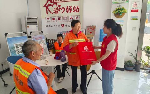 特别报道 | 十堰各社区节前服务“不打烊” “暖心礼包”送到居民心坎上