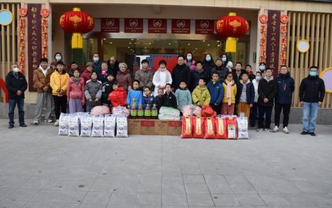 现场短新闻 | 暖聚福利院