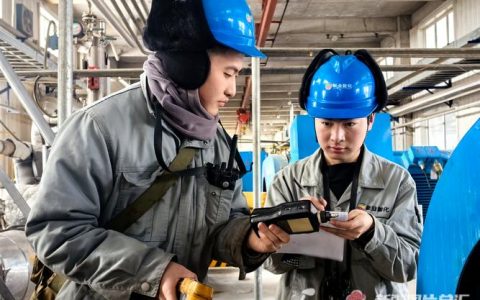 新春走基层 | 房县诺通安楠公司“满弦开弓”忙生产 光纤阵列产品订单排到6月份