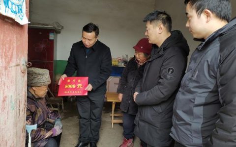 武汉市领导走访慰问先进模范、困难党员、困难群众、退役军人和烈属代表