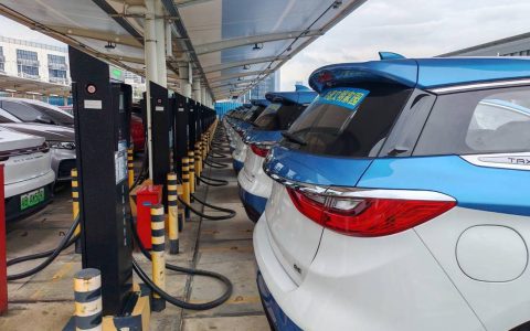 潜江高速充电迈入“一秒一公里”时代