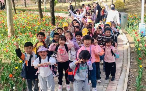 新春走基层丨游园又护园 这群孩子太暖心