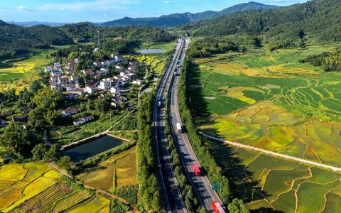 新春通新路　幸福回家乡—— 崇阳农村公路升级改造护航群众平安返乡路