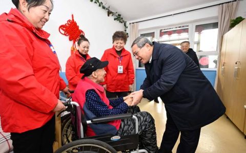 华中农业大学罗伯特·摩根·拉肯教授受邀赴京参加国务院总理李强同外国专家新春座谈会