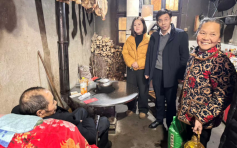 中国人寿黄冈分公司到乡村振兴联系点开展走访慰问活动