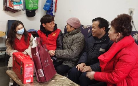 岁寒情暖守岁人 新年慰问坚守者