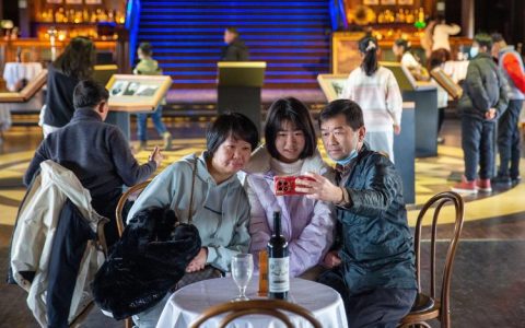 知音号年味浓，游客直呼：这才是过年该有的热闹！