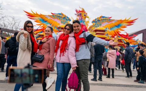 春节各地游客到武汉来过年