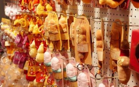 江汉路首届新春庙会上新老特产消费热