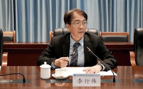 澳门科技大学李行伟教授率团来访三峡大学