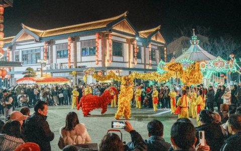 【新春走基层】荆州港的别样“年味”