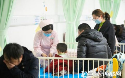 急诊室里，他们为生命“守岁”