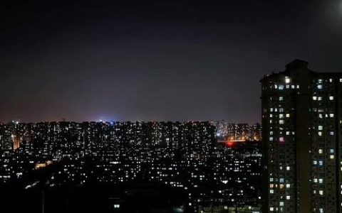 这里“铝”火纯青，只为万家灯火通明