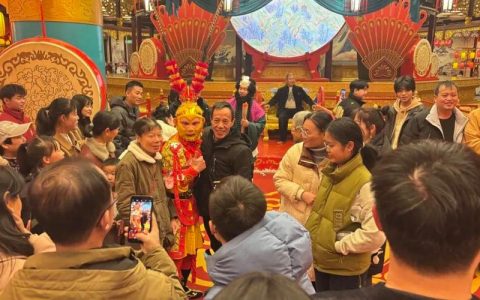 东方山民俗文化盛宴火爆