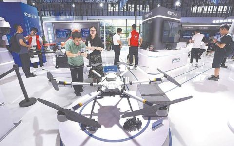 武汉4款自主研发eVOLT集中亮相，低空经济加速腾飞