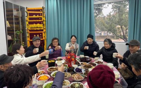 超越血缘的守护 通山福利院里的“团圆年”