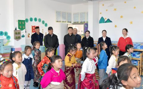 陈红辉指导枝江宜昌市委常委会2025年度民主生活会  笃干实行作表率 砥砺奋进谋跨越