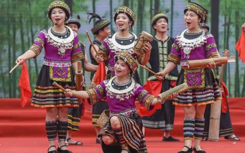 土家欢歌迎客来