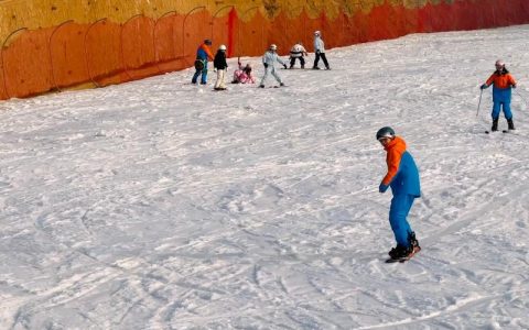 桃花冲滑雪点燃山区新春