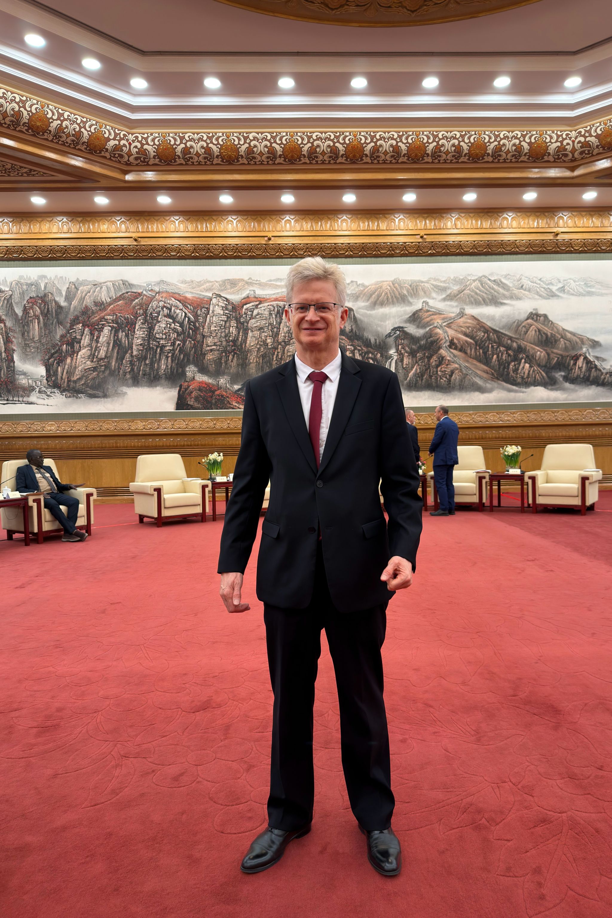 华中农业大学罗伯特·摩根·拉肯教授受邀赴京参加国务院总理李强同外国专家新春座谈会