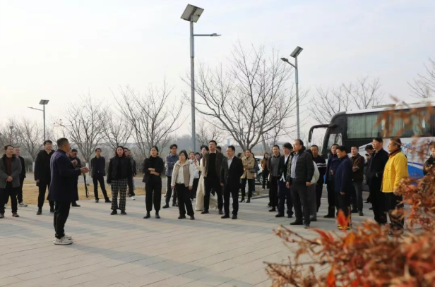 长江新区举办“长江新韵 与企同行”文化企业交流座谈会