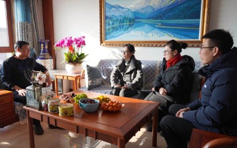 浩口镇走访慰问退休老干部