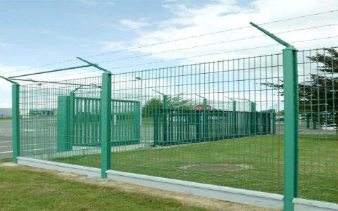 浩口镇织密道路安全防护网