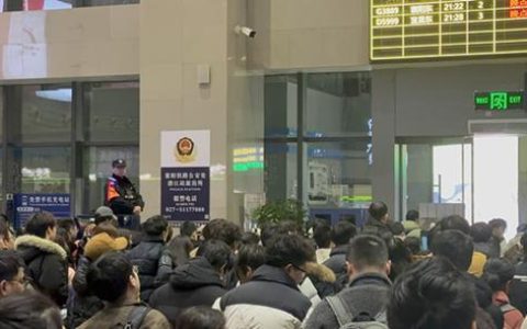 潜江开展“打非治违”护航节后返程出行