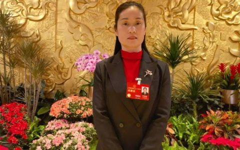 全国人大代表、监利精华水稻种植专业合作社理事长毕利霞—— 携田间心声 赴两会之约