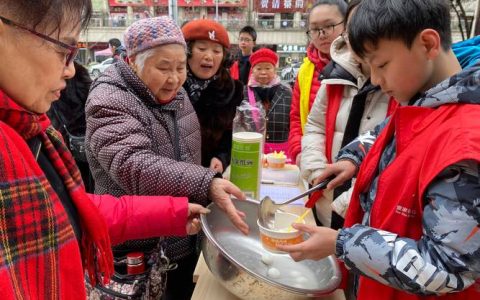 喜乐闹元宵 邻里共团圆