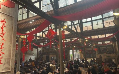 工友茶馆开业飘出“烟火气”