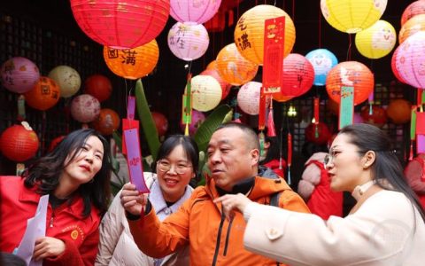 熊口管理区：猜灯谜 闹元宵