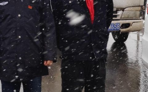 张港镇“春风行动”送岗护平安