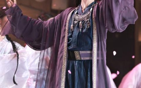 咸宁歌手黄颖演绎《一眼千年》声动湖北元宵文博之夜