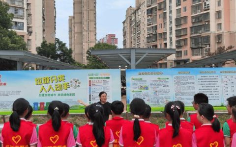 一抹志愿红 满城文明风