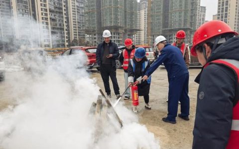 复工复产正当时  赤壁消防上门护航保安全