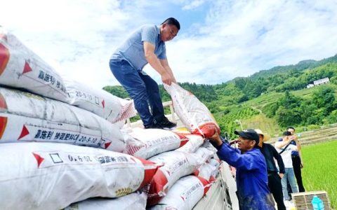 田间开课堂 农资送到家