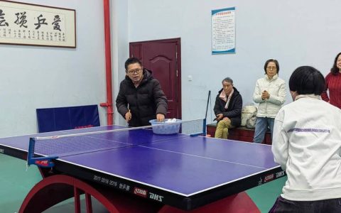 咸宁市乒协开展老年女球友乒乓球公益培训活动